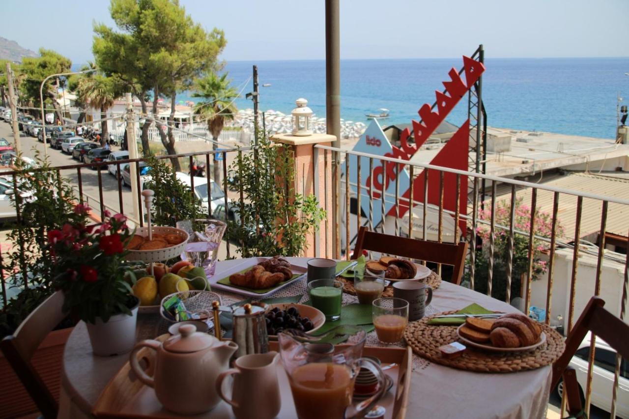 Poseidone Sea Apartment Taormina Mazzeo Exterior photo